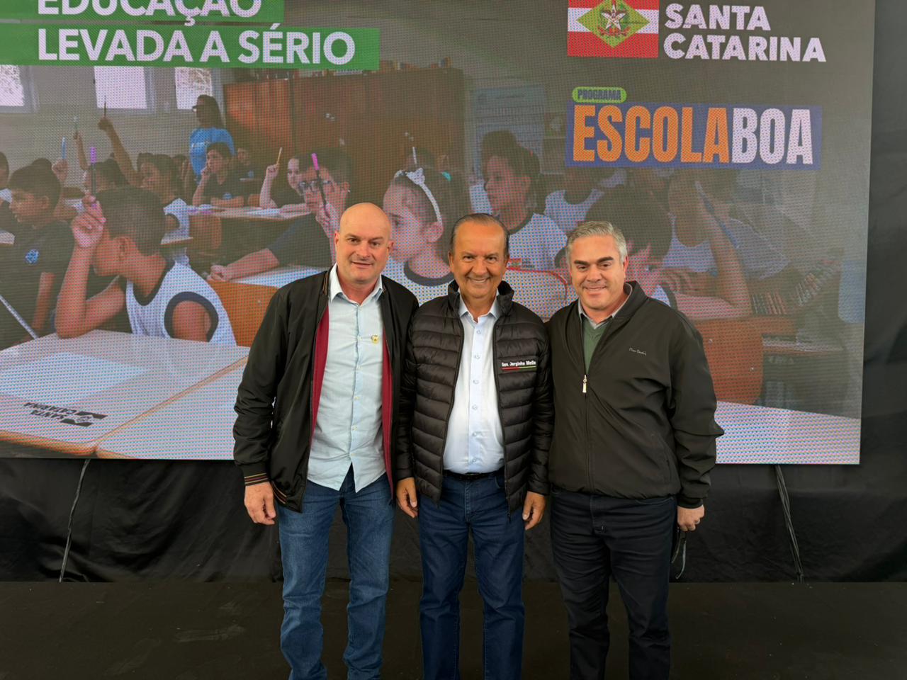 Prefeito de Meleiro participa de ato do Governo do Estado e destaca parceria para o desenvolvimento da região