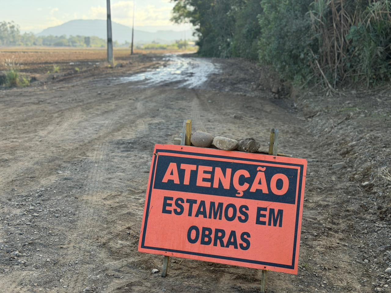 Prefeitura de Meleiro inicia terraplanagem na comunidade de Cedrinho