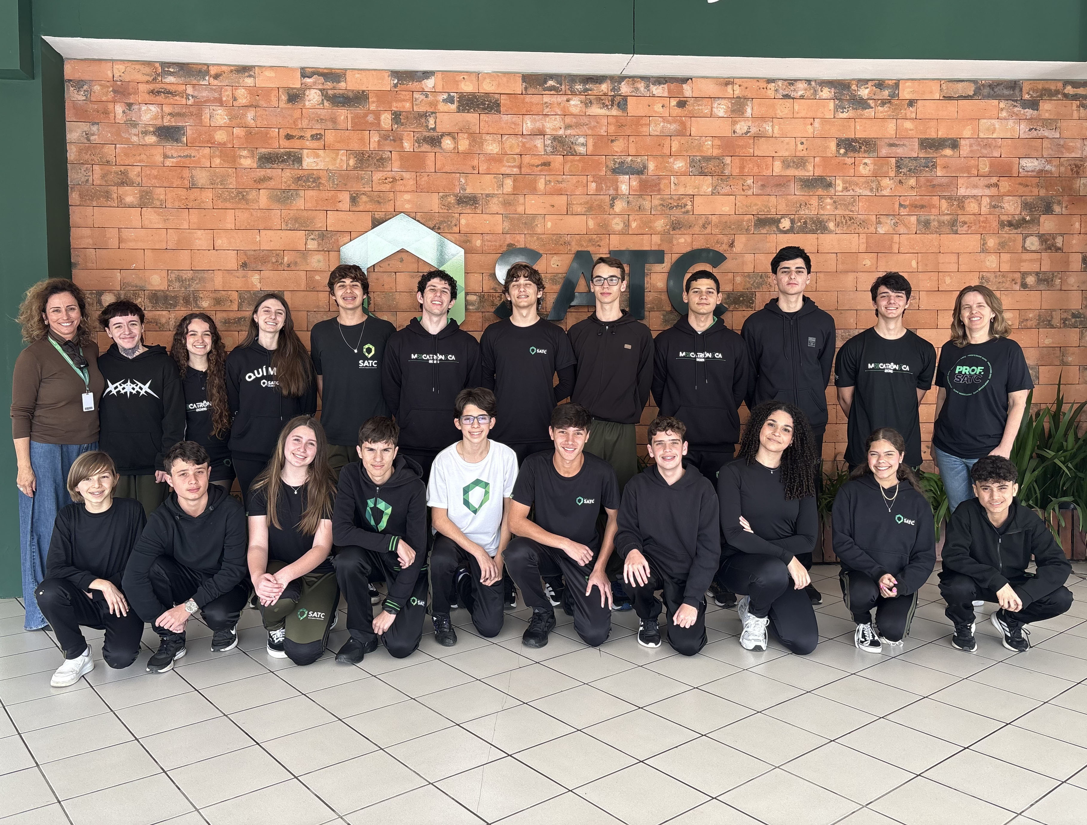 Alunos do Colégio SATC conquistam 6º lugar geral no Desafio Nacional Acadêmico 2026 