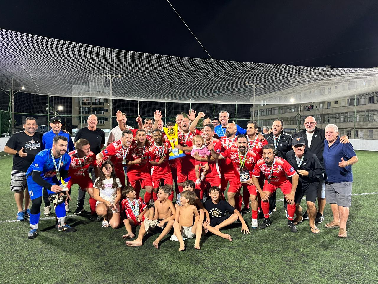 Novo Paraiso é campeão do veterano 40+ taça KasaPisos e copa Contato Internet 