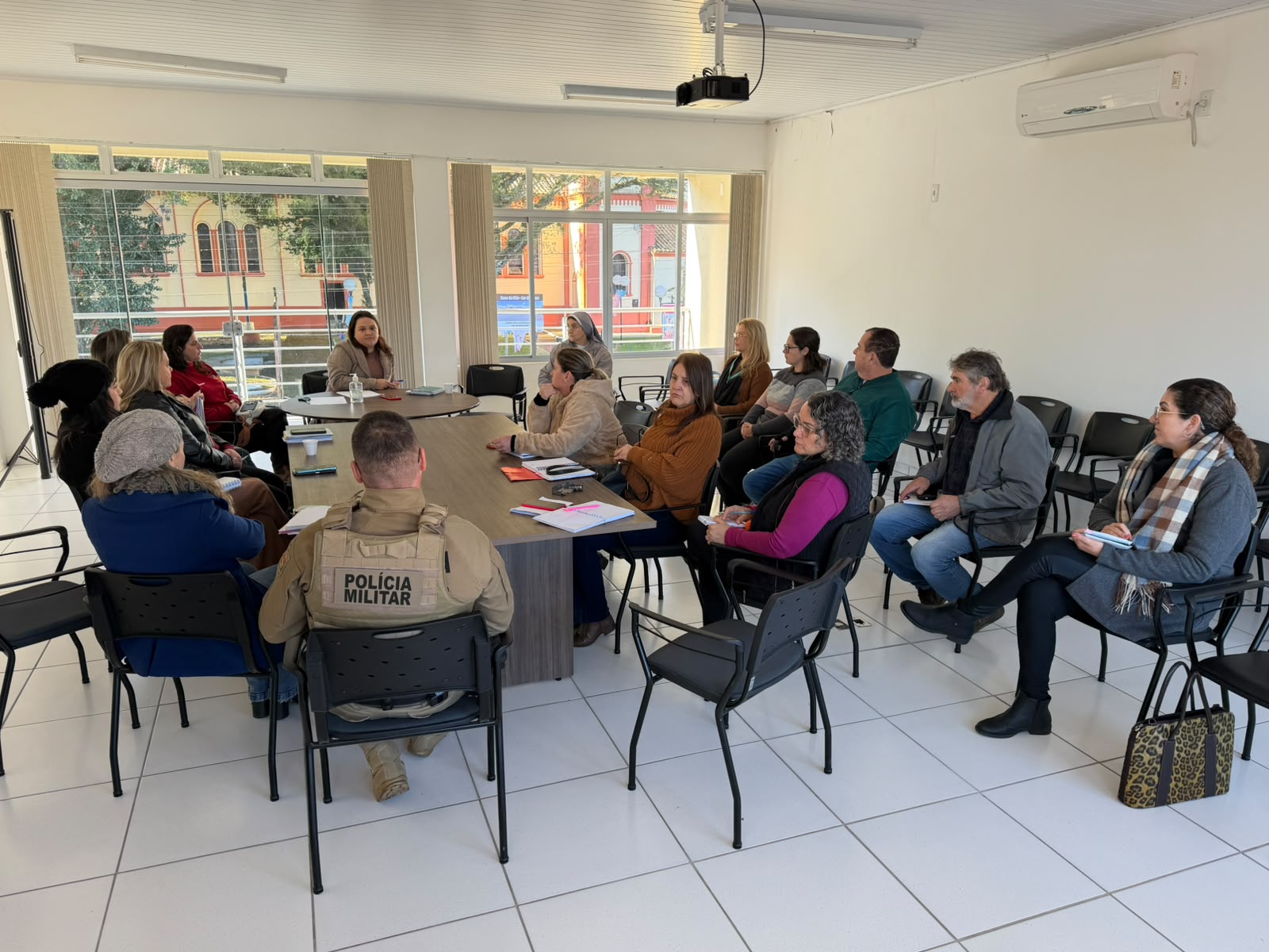 Reunião define organização da Semana Cívica e do Desfile de 7 de Setembro em Turvo