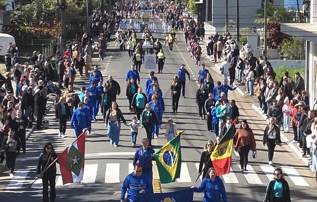 Turvo celebra 7 de Setembro com desfile cívico